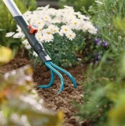 GARDENA Combisysteem Krabber Cultivatior - Werkbreedte 9 Cm - Aanbevolen Steellengte 130 Cm -Gardena Winkel 1193x1200