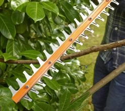 Black & Decker BLACK+DECKER BEHT251-QS Heggenschaar - 450W - 50cm - Gesnoerd -Gardena Winkel 1200x1060 1