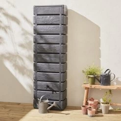 Regenton Muurtank, Grandval 300L, Antraciet Kunststof, Imitatiehout, Met Gootaansluitset Inbegrepen -Gardena Winkel 1200x1200 1072