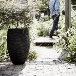 Capi Europe - Vaas Elegant Deluxe Rib NL - 56x84 - Zwart - Voor Binnen En Buiten - KBLR1132 11 Capi Europe - Vaas Elegant Deluxe Rib NL - 56x84 - Zwart - Voor Binnen En Buiten - KBLR1132 -Gardena Winkel 1200x1200 1758