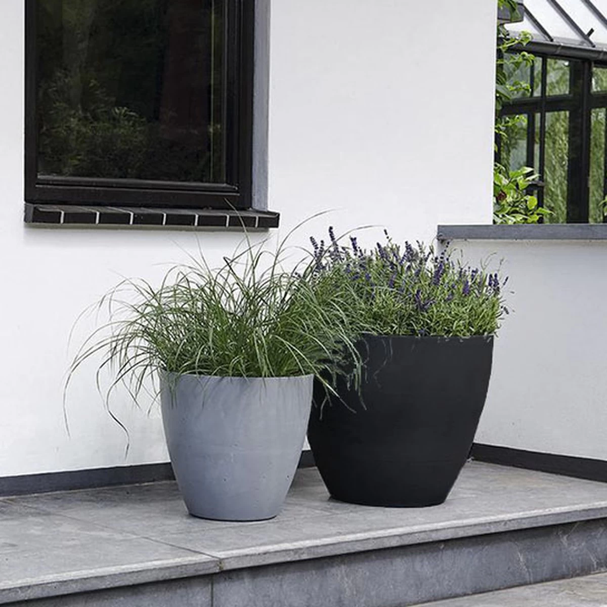 Keter Bloempot XL - 73 Liter - Zwart - 53 X 50 Cm - Bloemenbak - Plantenbak 5 Keter Bloempot XL - 73 Liter - Zwart - 53 X 50 Cm - Bloemenbak - Plantenbak - Afbeelding 5