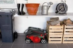 Bosch UniversalVerticut 1100 Verticuteermachine - Op Snoer - 1100 W - 32 Cm Maaibreedte - Met 50 Liter Opvangbak 13 Bosch UniversalVerticut 1100 Verticuteermachine - Op Snoer - 1100 W - 32 Cm Maaibreedte - Met 50 Liter Opvangbak -Gardena Winkel 1200x798 15