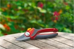 WOLF-Garten Snoeischaar "Premium Plus" RR 4000 - Max. Knipdiameter 22 Mm - Links- En Rechtshandige - Softinleg Handgreep - Snijhoek 30° - Voor Grote Handen - Vervangbare Messen -Gardena Winkel 1200x798 8