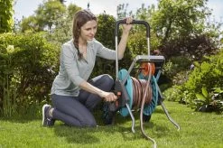 GARDENA - AquaRoll M CleverRoll Easy Slangenwagen - Maximaal 60 Meter - Inklapbare Zwengel -Gardena Winkel 1200x799 243