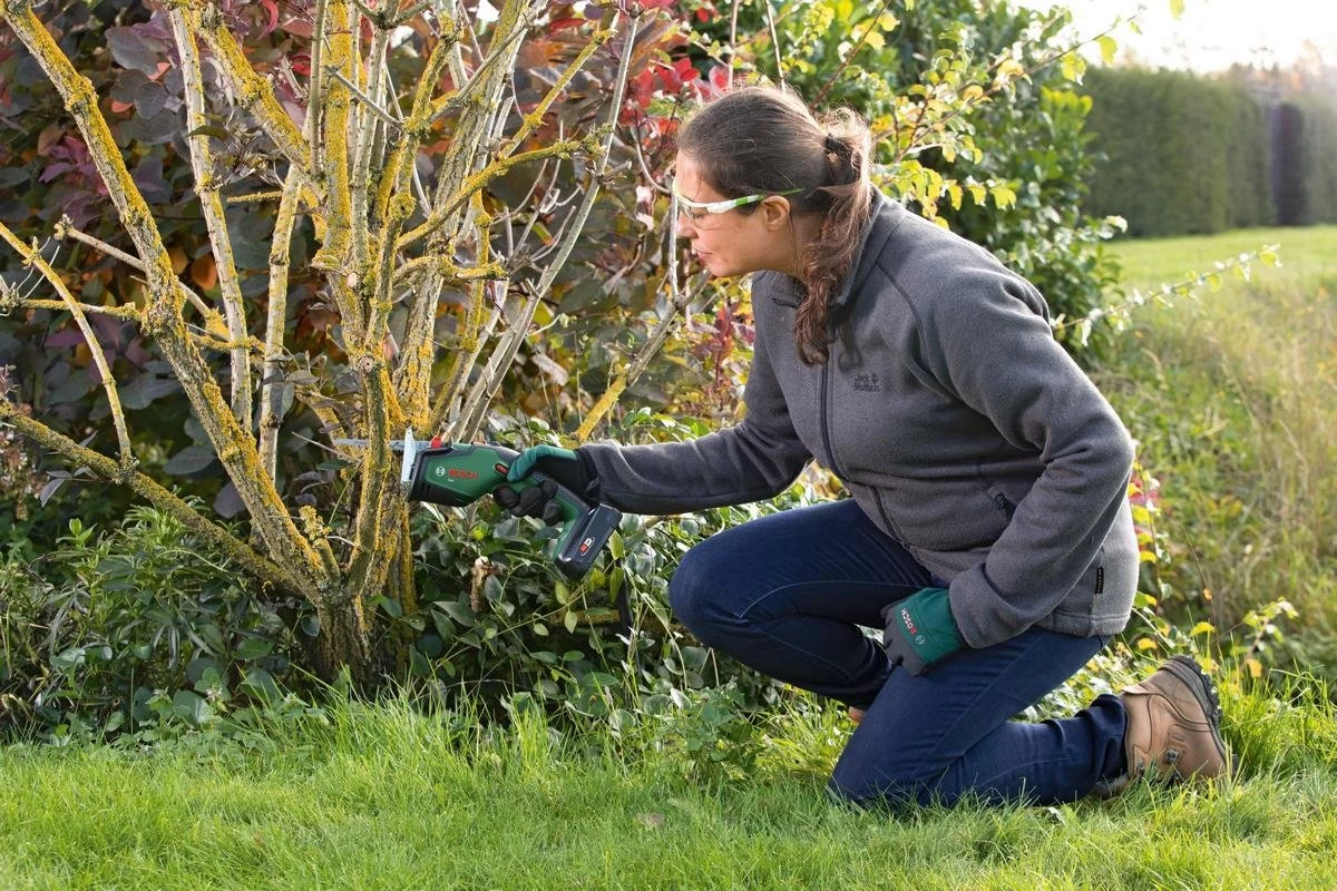 Bosch KEO 18 Accu Tuinzaagmachine - Snijdiameter Van 80 Mm - Met 18 V Accu En Lader 14 Bosch KEO 18 Accu Tuinzaagmachine - Snijdiameter Van 80 Mm - Met 18 V Accu En Lader - Afbeelding 14