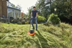 Black & Decker BLACK+DECKER BEMWH551-QS Zweefmaaier - 1200W - 30cm - Gesnoerd -Gardena Winkel 1200x800 245