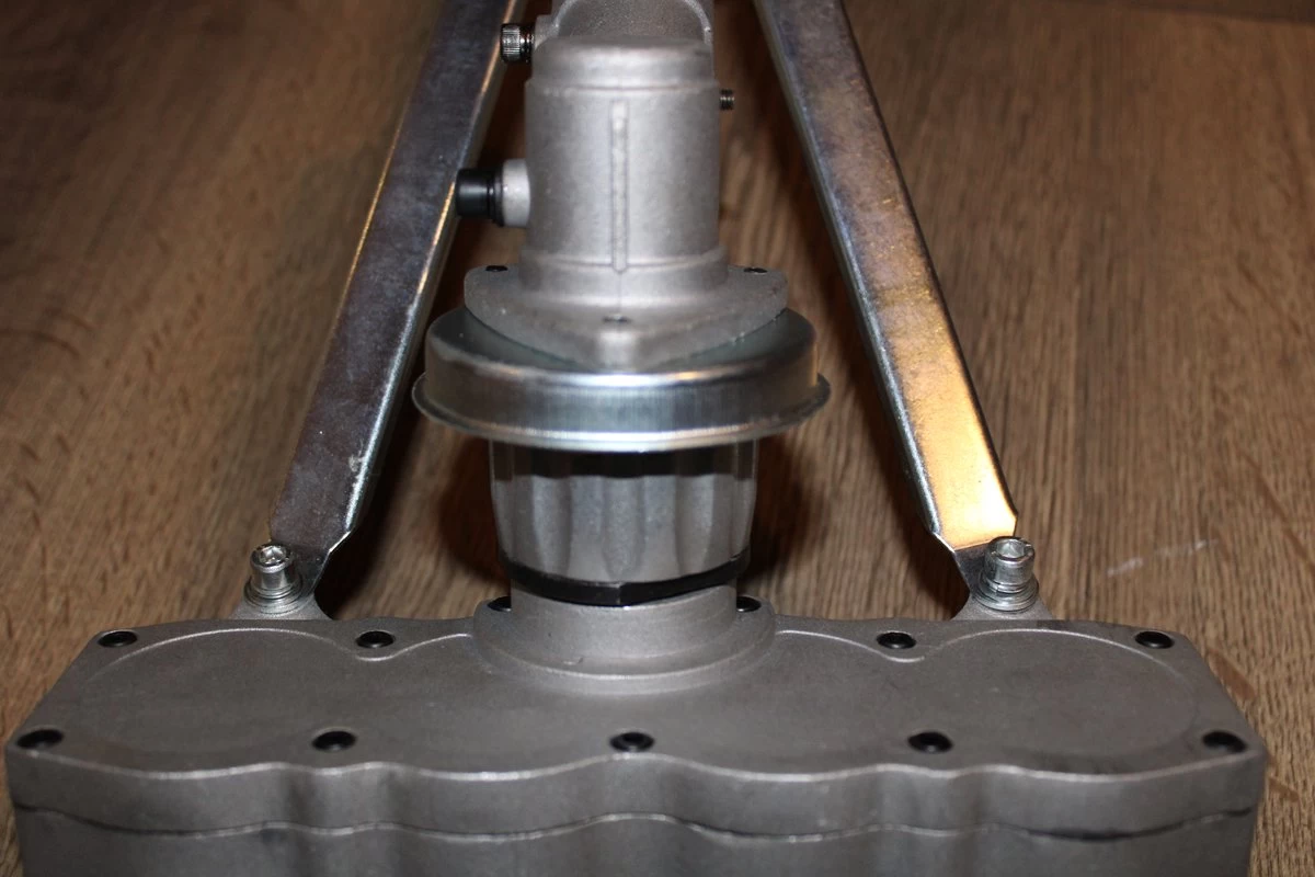 Bosmaaier Schoffel - Schoffel Bosmaaier - Schoffelmachine - Frees - Grondfrees - Tuin - Onkruid - Wieden - Tuinieren - Hovenier - Frezen - Tuinfrees - Moestuin - Schoffelen - Stihl - Husqvarna - Dolmar - Makita - Ferm - Bosmaaierschoffel 2 Bosmaaier Schoffel - Schoffel Bosmaaier - Schoffelmachine - Frees - Grondfrees - Tuin - Onkruid - Wieden - Tuinieren - Hovenier - Frezen - Tuinfrees - Moestuin - Schoffelen - Stihl - Husqvarna - Dolmar - Makita - Ferm - Bosmaaierschoffel - Afbeelding 2