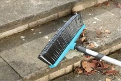 GARDENA Combi System Straatbezem - Aanbevolen Steellengte 130-150 Cm -Gardena Winkel 1200x800 293