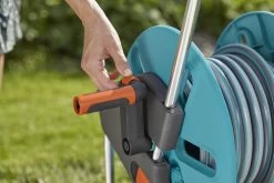 GARDENA - AquaRoll M CleverRoll Easy Slangenwagen - Maximaal 60 Meter - Inklapbare Zwengel -Gardena Winkel 1200x800 397