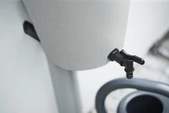 Elho Green Basics Rain Catcher 33 - Regenton Voor Balkonbuiten - Ø 33.5 X H 73.5 Cm - Grijs/Living Concrete -Gardena Winkel 1200x800 411