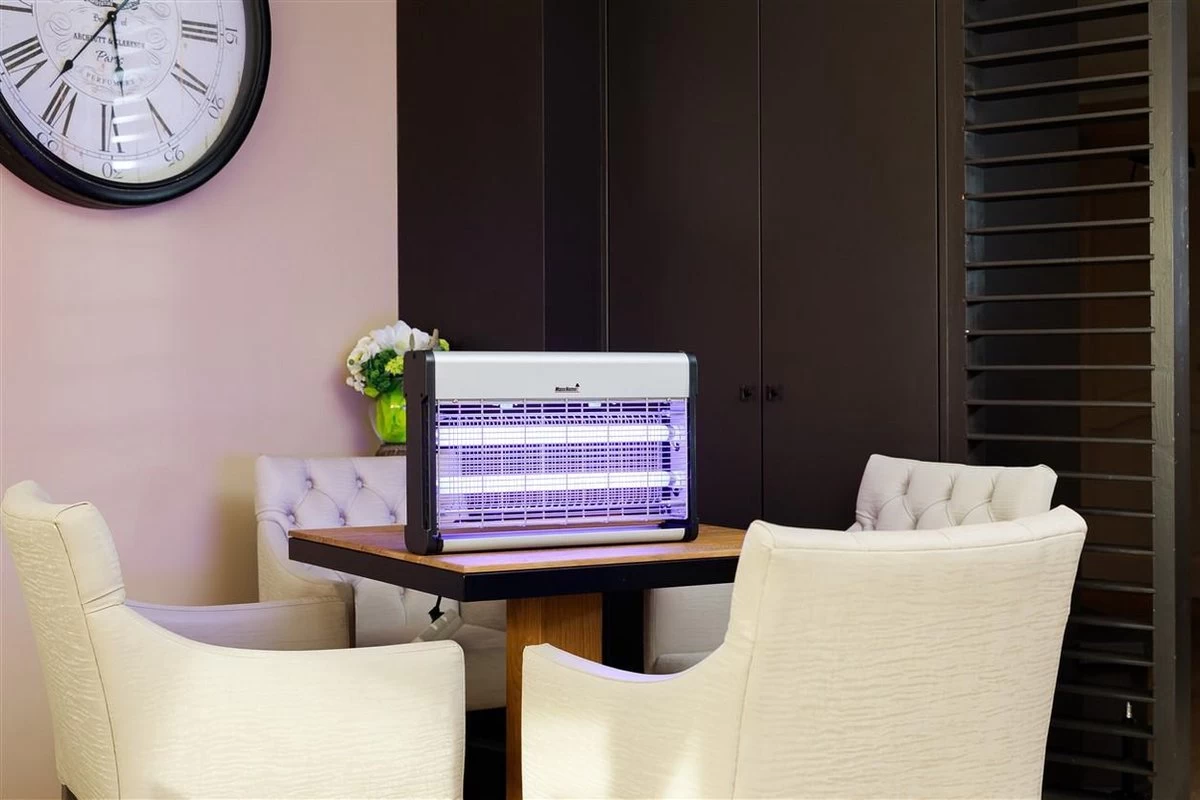 MaxxHome GC16 Vliegenlamp - Insectendoder – Professional – 16 Watt - Tot 70m² 7 MaxxHome GC16 Vliegenlamp - Insectendoder – Professional – 16 Watt - Tot 70m² - Afbeelding 7