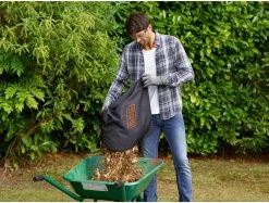 Black & Decker BLACK+DECKER BEBLV300SB-QS Bladblazer - 404 Km/u - 3000W - Zuig-/blaasfunctie - Gesnoerd -Gardena Winkel 1200x910 1