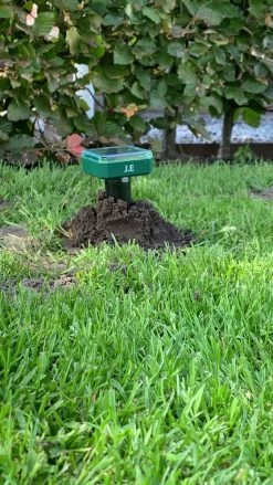 J.E - Mollenverjager - 4 Stuks - Mollenbestrijding - Muizenverjager - Zonne-Energie -Gardena Winkel 675x1200 8