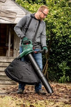 Bosch UniversalGardenTidy 3000 Bladblazer - Op Snoer - 3000 W 21 Bosch UniversalGardenTidy 3000 Bladblazer - Op Snoer - 3000 W -Gardena Winkel 800x1200 11