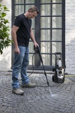 Powerplus POWXG90405 Hogedrukreiniger - 1400W - Max. 110 Bar - 390 L/h - Incl. 5m Slang En Accessoires - Excl. Terrasreiniger - Reiniger Voor Auto, Fiets En Meubelen -Gardena Winkel 800x1200 29