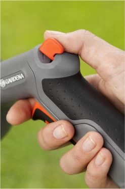 GARDENA - Comfort Reinigingsbroes - Spuitpistool - Traploos Instelbaar -Gardena Winkel 800x1200 98