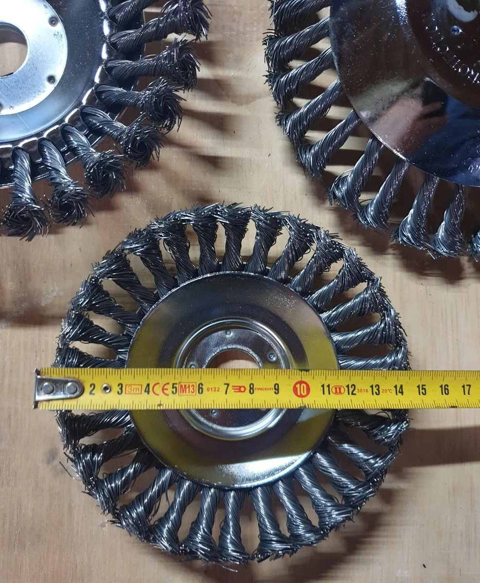 Onkruidborstel Voor Bosmaaier | 150mm /15 Cm Staalborstel Nieuw | Universele Onkruidborstel 150 Mm - Onkruidverwijderaar - Voegenborstel - Grastrimmer 7 Onkruidborstel Voor Bosmaaier | 150mm /15 Cm Staalborstel Nieuw | Universele Onkruidborstel 150 Mm - Onkruidverwijderaar - Voegenborstel - Grastrimmer - Afbeelding 7